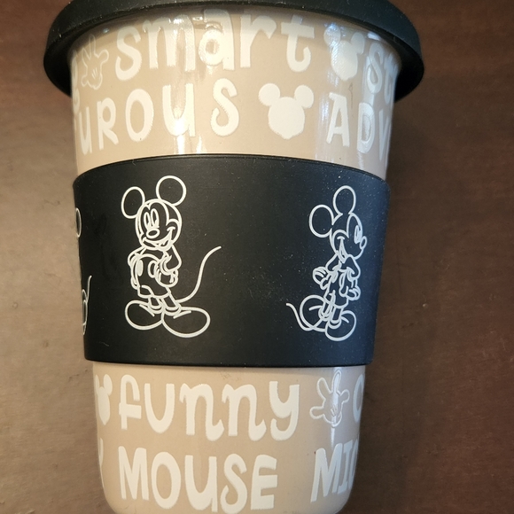 Authentic Disney Mickey Mouse Ceramic Coffee Cup w/ Silicone Lid & Sleeve RARE - Picture 6 of 8